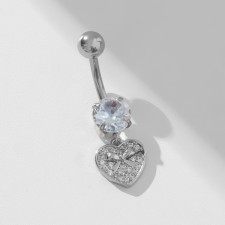 Piercing in the navel 