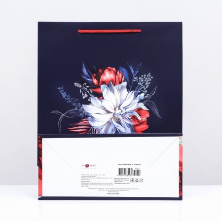 Gift package "Red-blue bouquet" 26 x 32 x 12 cm-1