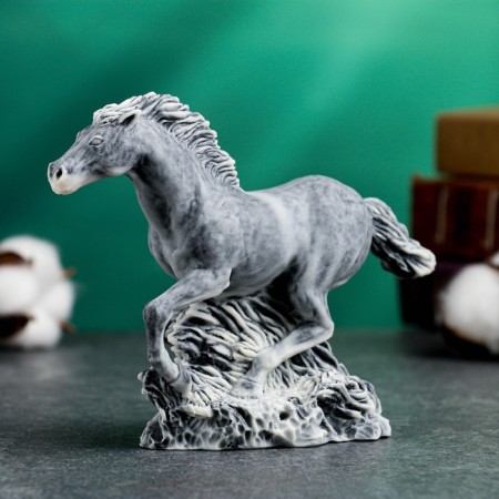 Figure "Horse Mustang" 11.5cm
