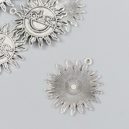 Decor for creativity Metal "Sun and Cosmonaut" silver 3x3.3 cm-1