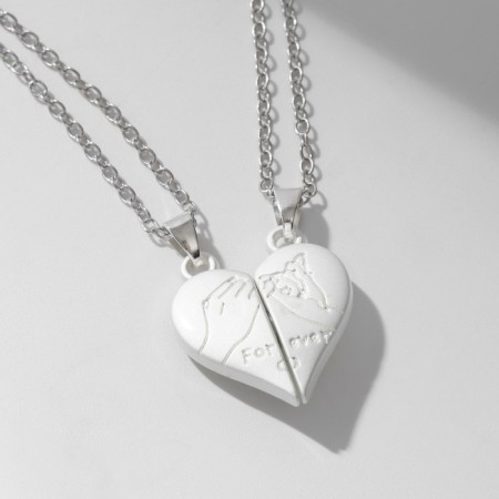 Kulons "Demetrons" on the magnet, peace, white color in silver, 45 cm