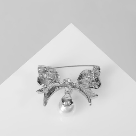 Brooch "Pearl" classic bow, white color in silver-1