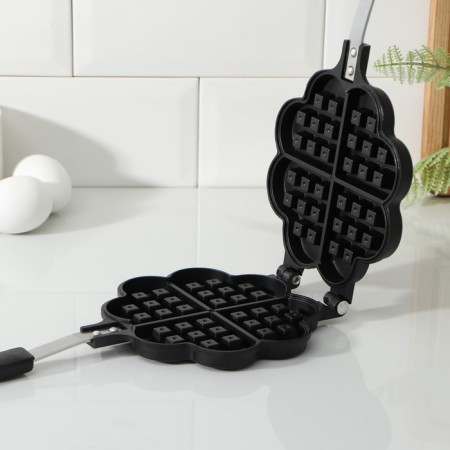 The frying pan is a double shade “Vienna waffles”, D = 14 cm, plastic pen, black color-1