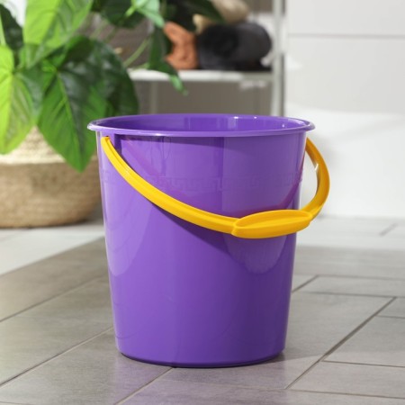 A bucket with a measured scale, 10 l, color mix-1