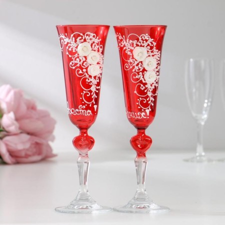 A set of wedding glasses "Rose", with stucco molding, red