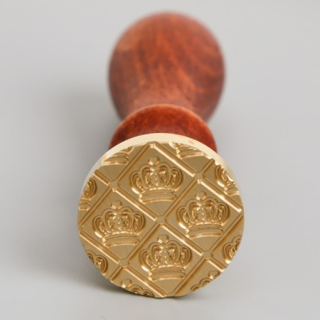 Printing for wax with a wooden handle "Crown" 9x2.5x2.5 cm-1
