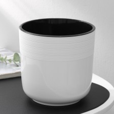 Kashpo for flowers with an insert 