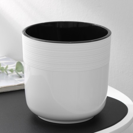 Kashpo for flowers with an insert "Linel", 2.7 l, d = 16 cm, h = 16 cm, white color