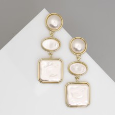 Earrings with pearls 