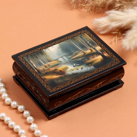 The casket "Par of the Cranes", black, 8 × 10.5 cm, lacquer miniature