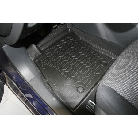 3D mats in the Nissan Tiida salon, 2015-2016, 4 pcs. (polyurethane)-1