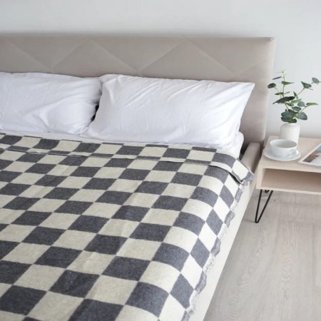 Half -wool blanket 140x205cm, chess, wool 70%, pan 30%, 400g/m