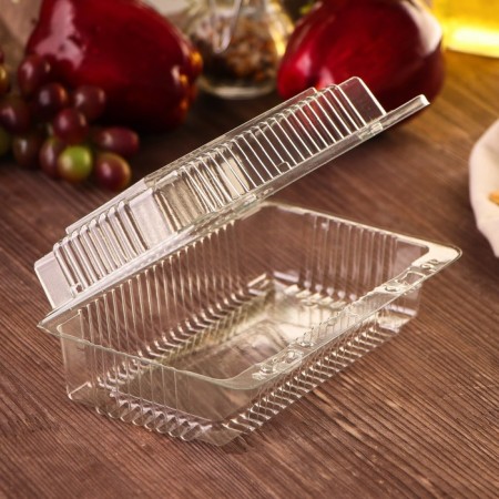 A disposable plastic container with an unnecessary lid UT39/1, 880 ml, 18 × 11 × 7 cm, internal 16 × 8.5 cm, transparent color