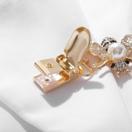 Cardigan clamp "Bumblebee", black and white color in gold-4