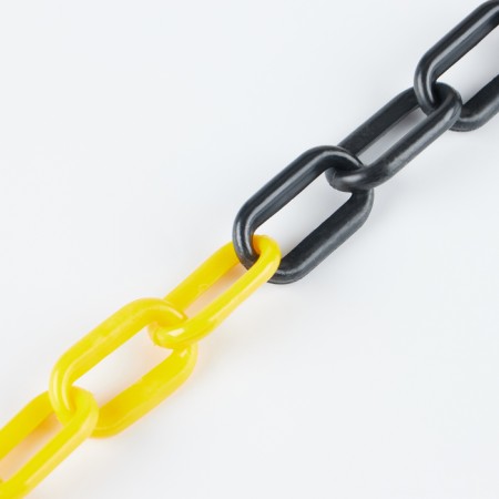 The chain is protective, black and yellow, the link is 6mm, 30m-1