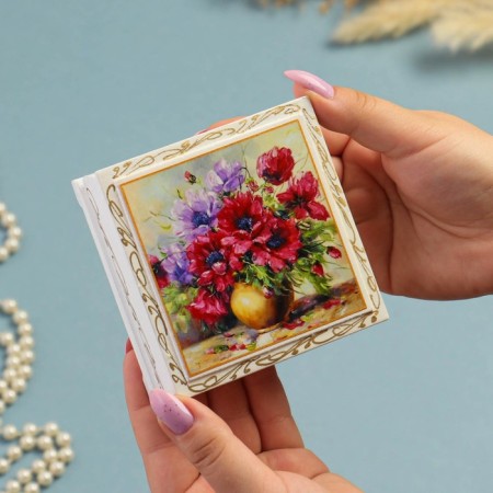 Casket "Bouquet of flowers in a vase", white, 10 × 10 cm, lacquer miniature-2