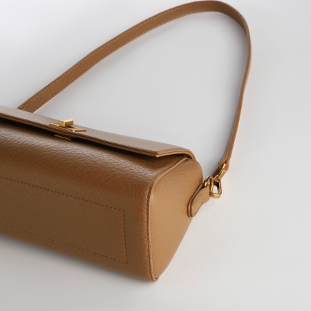 Bag Women's Messenger on the Textura valve, average size, brown color-5