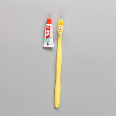 Dental set: toothbrush 16 cm + toothpaste 3 g