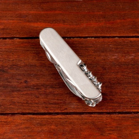 Swiss knife under engraving 8V1-4