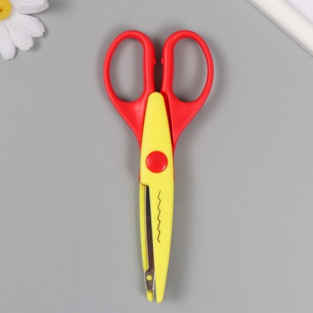 Embossed scissors 15.5 cm, mix-1