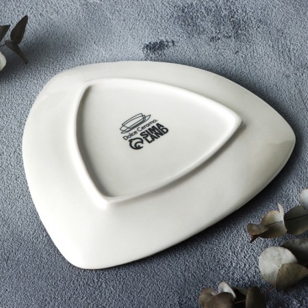 Ceramic plate "FUHEN", 18 x 18 cm, white color-3