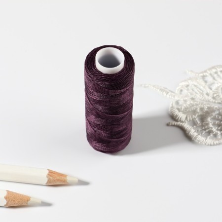 The threads are waxed, round, 300d/3, 0.35 mm, 60 ± 2 m, plum color-2