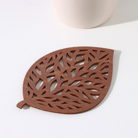 Stead under a hot wooden “leaf”, 9 × 9 cm, brown color-1