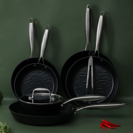 Pan Magistro Rock Stone, D = 20 cm, h = 4 cm, anti -stick coating, induction, black color-11