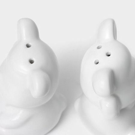 Set for spices of the share "Stylish Bear", 2 items: Solonka 30 ml, pipe 30 ml, white color-2
