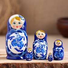 Nesting doll 