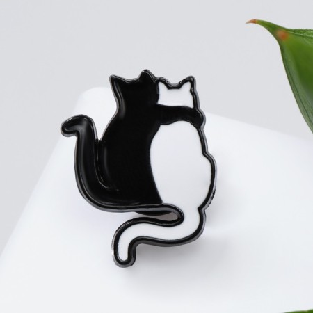 The icon "cats" hug, black and white color in ferrous metal-1
