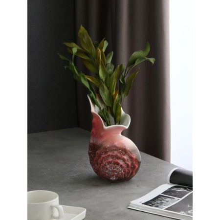 The table is a "shell 4", pink. Mix
