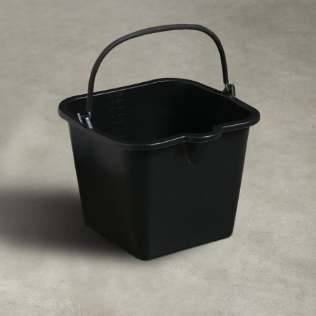 Construction bucket, 12 l, rubber -plastics, square with a nose