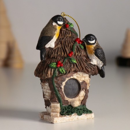 Souvenir Polystone Suspension "Sinichi on the birdhouse" 6.5x4x9.5 cm-1