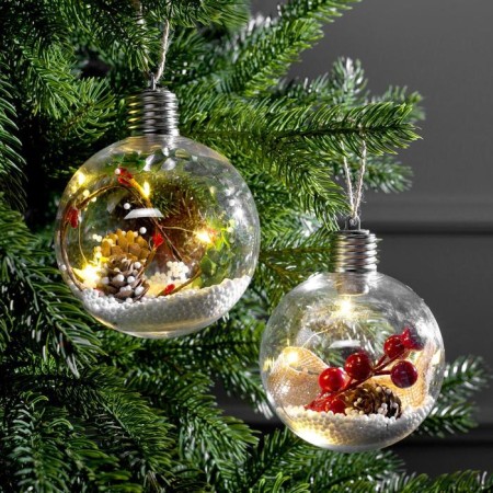 A set of Christmas tree balls “Fine spruce and berries” 2 pcs., Batteries, 5 LED, glow warm white