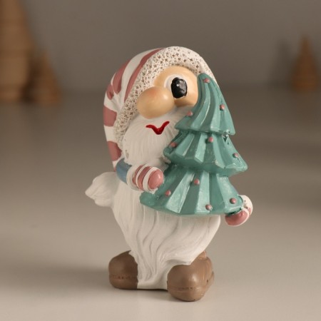 Souvenir Polystone "New Year's dwarf with a Christmas tree, which spent on one eye" 8x6x10.5 cm-3