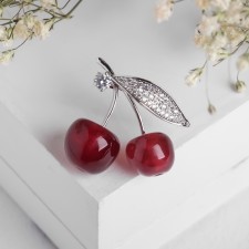 Brooch 