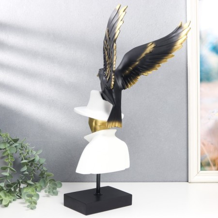 Polystone souvenir "A man in a white hat with a black bird behind him" 48x23x19 cm-4