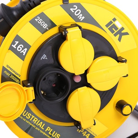An extension cord on the coil IEK Industrial Plus, Criminal Code, 4 Rosettes, 20 m, thermal heat., 3x1.5mm2, IP44, 37425-3