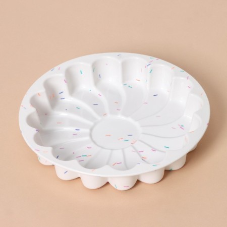 Baking form Konfinetta "Chamomile", silicone, d = 20 cm (int. Diameter 18.5 cm), white color-4