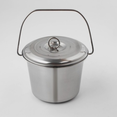 A bucket with a lid, 5 liters, a measured scale, stainless steel