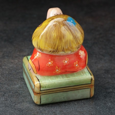 Souvenir "Brownie on the chest", 4x5x7 cm, selenite-3