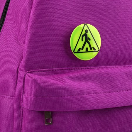 The reflective icon "Pedestrian crossing", D = 5.8 cm, color mix-2