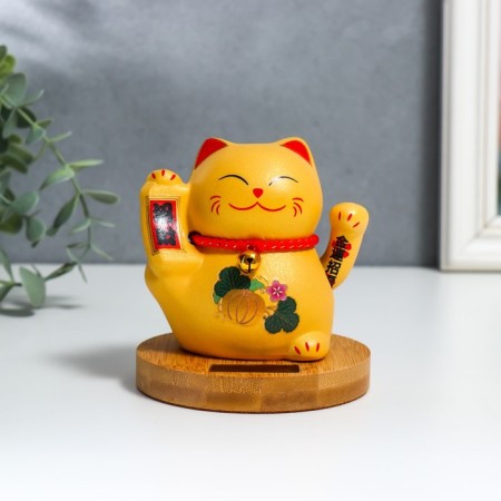 Ceramics pendulum "Maneki-Neko with a sweat and a pumpkin" from solar batteries 10x10x12 cm