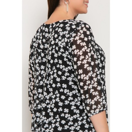 Women's dress, size 50-7