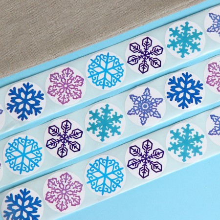 Stickers in the roll "Snowflakes", 500 pcs, 2.5 x 2.5 cm-2