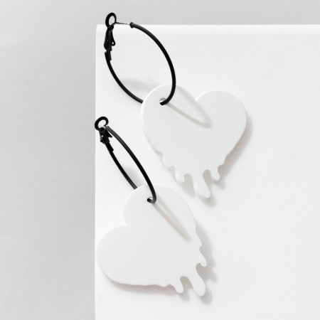 Earrings "heart", white color in black metal, D = 3 cm-2