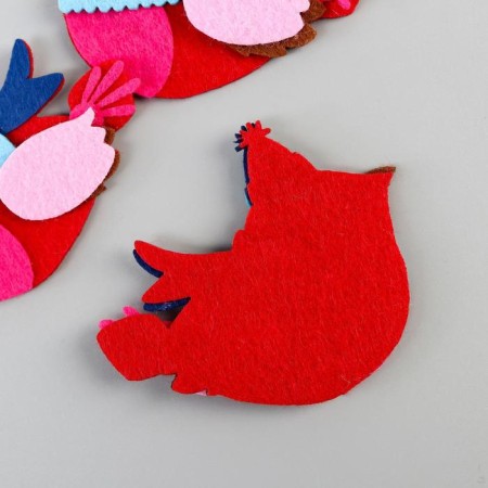 Decor for the work of felt "Tick in a hat and scarf" 6.3x7.2 cm-1