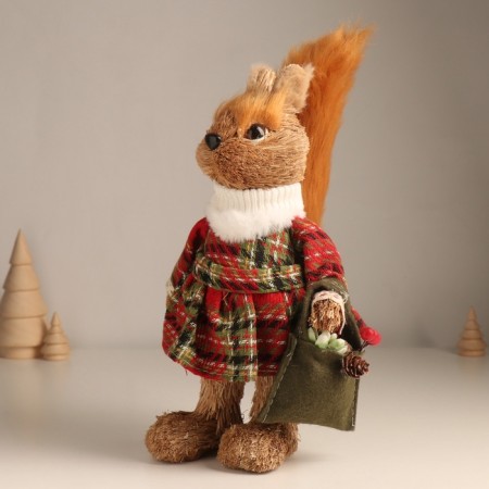 Decor "Squirrel in a winter dress with a handbag" 29.5x16x10 cm