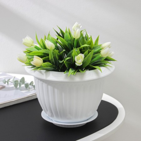 Pot with the pallet "Baikal", 2 l, the color is white